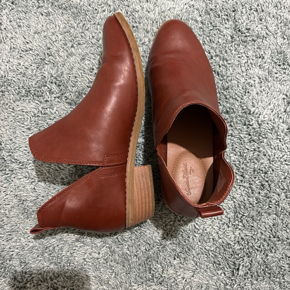 Universal Thread Tan Ankle Booties